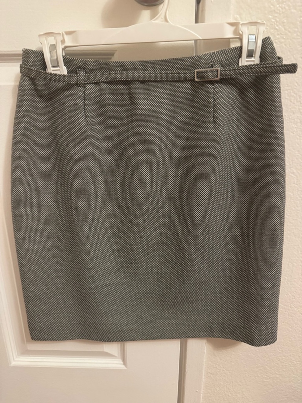 NWOT - Apostrophe Petite Black & White Textured Mini Skirt – Size 4P
